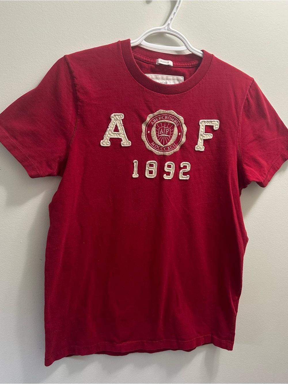 Abercrombie & Fitch Red AOF 1892 Muscle Tee – Size M